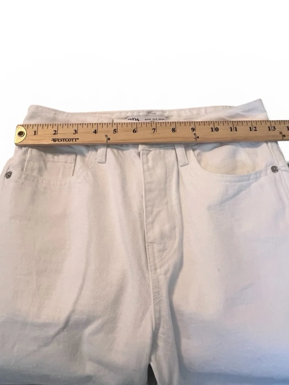 Zara White Straight Leg Jeans Raw Hem Denim Pants Coastal Chic Size 2 Hamptons - Picture 6 of 6